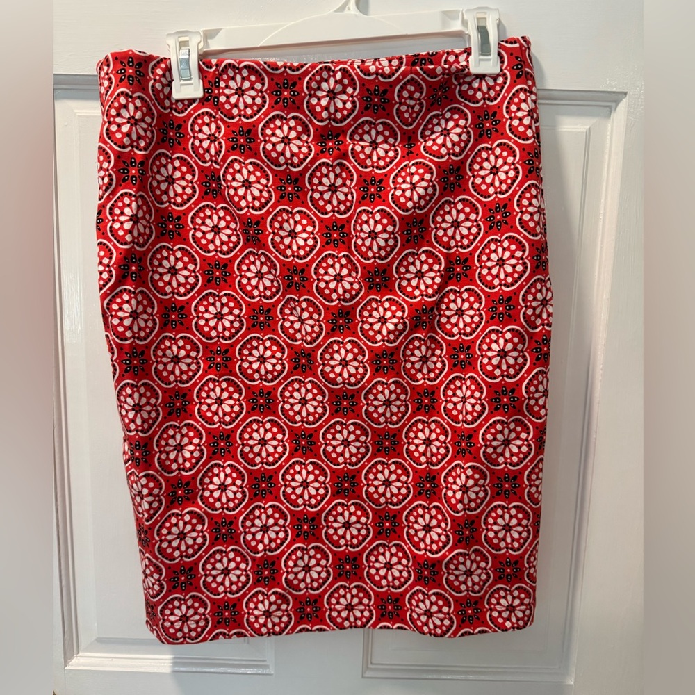 LOFT Red and White Patterned Pencil Skirt